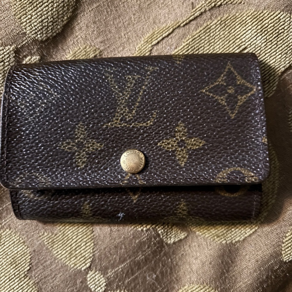 Louis Vuitton Brown Monogram Key Holder.EUC